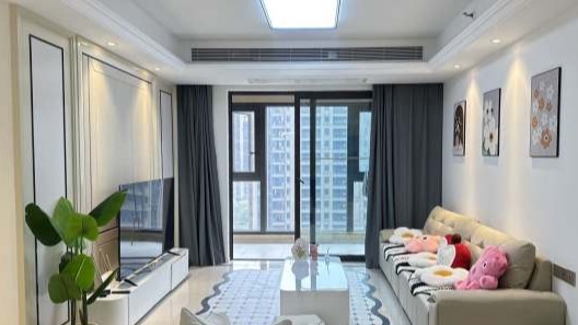 出则世界，入则湖居。